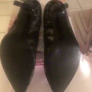 Beautiful camouflage sexy pump